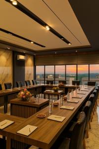 Bona Ventura Hotel & Skybar