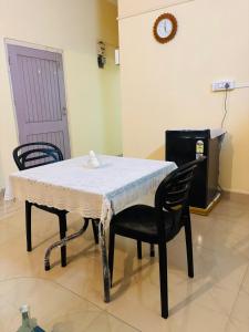 Reehas Urban Inn - Private 1BHK getaway