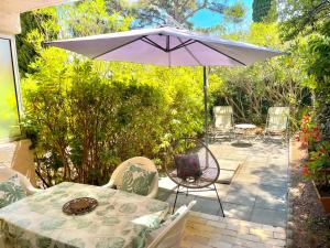 Appartements PORTISSOL T1 RDJ CLIM PARKING PRIVATIF 300m PLAGE : photos des chambres