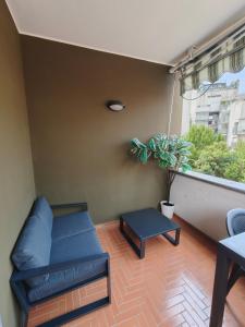 Exclusive terrace in Milano Downtown with AC,Wifi,Subway M1 M2 in Shopping Area
