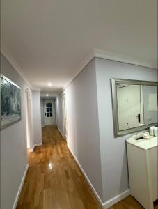 Cosy and Secure Suite Marbella Center