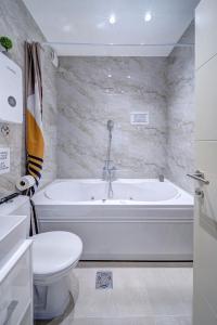 Spa King Apartments 3