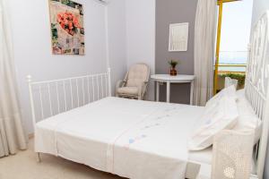 Eftihia Apartments by the sea