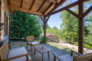 Chalets gite&spa privatif -le bois de la pause- : photos des chambres
