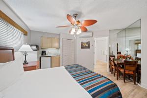 Petite Retreat at Kahana Falls