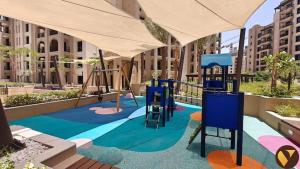 Vogue Vacation Homes, Madinat Jumeirah Living Jadeel near Burj AlArab, Two-Bedroom Apartment with Large Balcony and Pool View, Access toAmenities