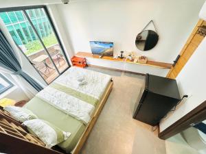 201MSNK Maison Luxe Studio with Balcony