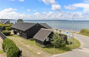 3 Bedroom Awesome Home In Brenderup Fyn
