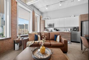 Chic Escape 710 2bd Sleeps 12 Free Parking