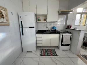 Apto c sacada - 5 min a pé da Praia Tupi!