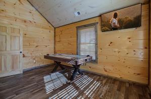 Come stay with us! Reduced Rates, Close To DW