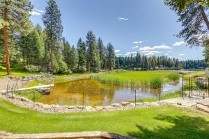 Walk to Happys Inn Studio with Outdoor Space!