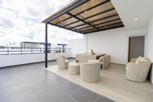 Spacious 3BD Penthouse Private Rooftop Sea Breeze - Oasis