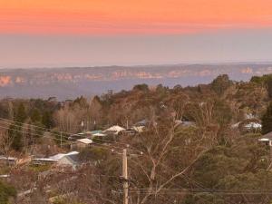 Idlehour - central, cosy classic mountain cottage