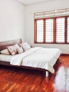 Large Villa 3BR Dago Bandung