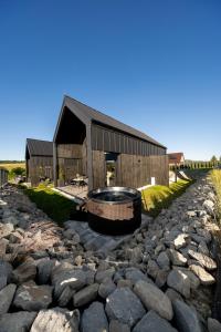 Stodoły na wzgórzu