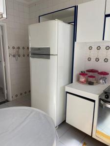 Apartmento Pitangueiras Guarujá 3 quartos 3 banheiros quarteirão da praia