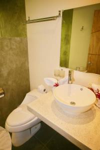 Dahlia Penthouse Beach Getaway, Stunning Views!