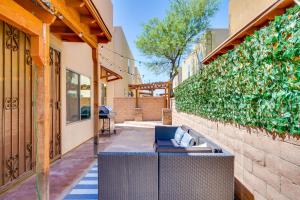 Southwestern Chic! Tucson Retreat with Private Patio