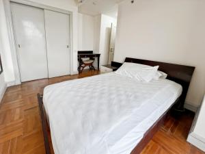 Large & Luxury Menteng Apt 3BR Pool, Gym Wi-Fi