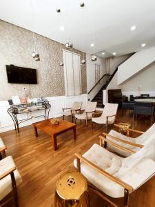 MOVA Hotel Doeste - Localizado em frente a Praça Principal da Cidade, na área Central - Pé na Praça