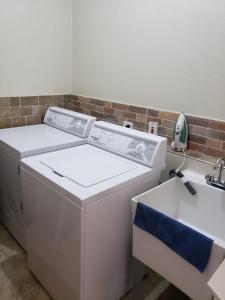 Ajs Treasure -gated with pool in Ocho Rios