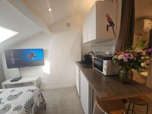 Studette indépendante Hyères Gare Particulier