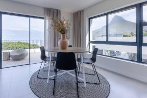 Stylish Sea View Apartment in Camps Bay
