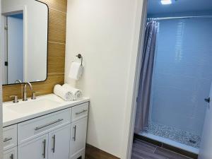 Condo near Epic & Universal,free parking & Netflix