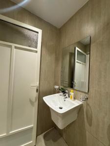 استديو فاخر تنفيذي