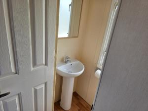 Pg50 PALM GROVE GOLDEN PALM CHAPEL ST LEONARD