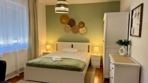 City Center & Free Parking - Rest & Nest Boho Deluxe Apartment