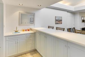 Palm Desert Condo with Community Perks WFH Friendly