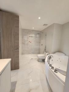 New Luxury Suite with Jacuzzi