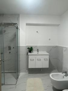 Green Stone lamela B