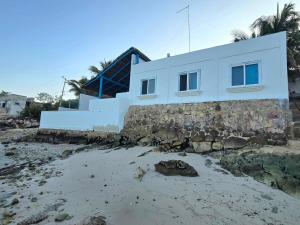 Villa Santorini, Campeche Seaside home