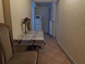 Pod srebrną różą