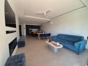 Villa neuve avec piscine