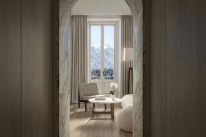 Standard Zimmer mit Kingsize-Bett und Seeblick