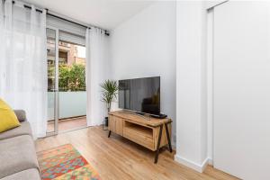 Poble Sec 3BR 2BA Balcony Sleeps 7