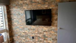 Amplio dpto a pasos del Parque Arauco con Aire Acondicionado