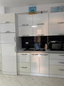 Zena Apartment Shkembi Kavajes