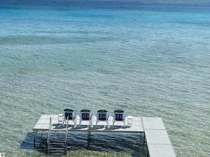 Spectacular Suttons Bay Stay - Game Room Kayaks Pizza Oven & More