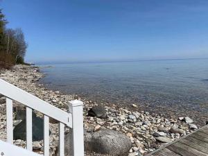 Spectacular Suttons Bay Stay - Game Room Kayaks Pizza Oven & More