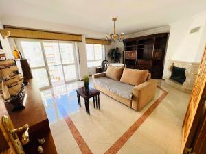 Luxury apartment next Lisbon centre, super well connected