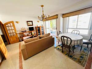 Luxury apartment next Lisbon centre, super well connected