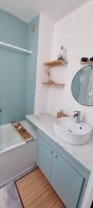 Appartement lumineux, 2 ch, 4 à 5p, balcon, parking