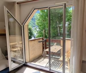 Appartement lumineux, 2 ch, 4 à 5p, balcon, parking