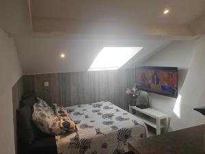 Studette indépendante Hyères Gare Particulier