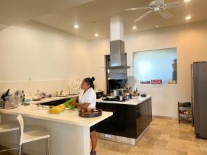 Exclusive Oceanfront Apartment Beach access